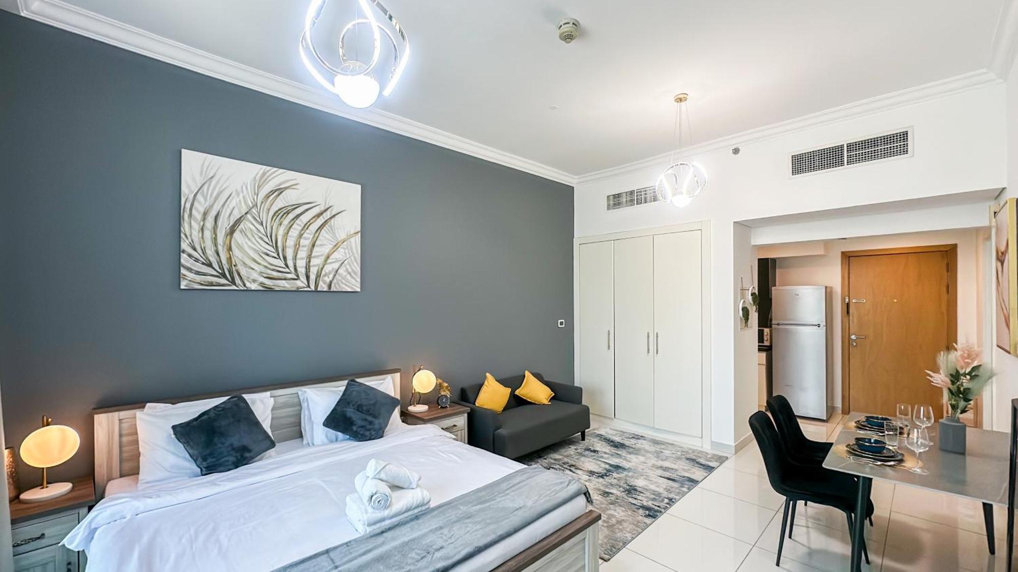 Cozy With Balcony Overlooking Canal - 15ab07 Apartment
